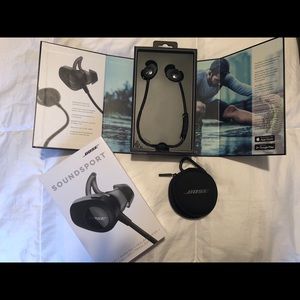 Black Bose wireless soundsport earbuds NWT